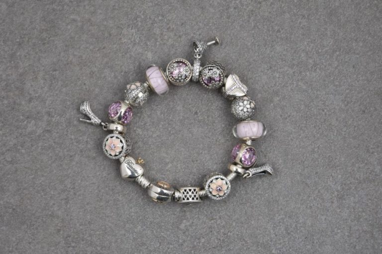 Choosing Pandora Charms That Reflect Your Hobbies And Interests